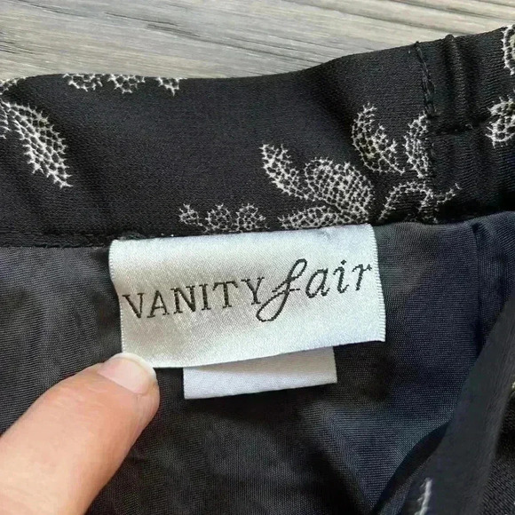 𝅺vanity  Fair | Vintage black floral maxi skirt - Picture 6 of 10